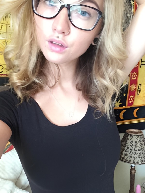 Ася привлекательная девушка из Спасск-рязанский цена от 5000 руб